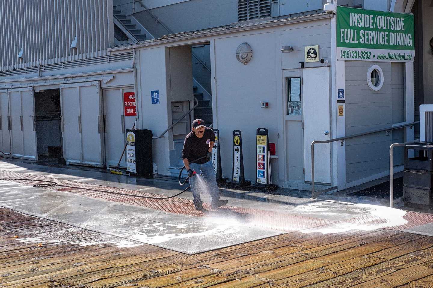 Power washing pavement
